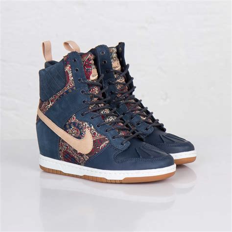 nike dunk sky hi sneakerboot.